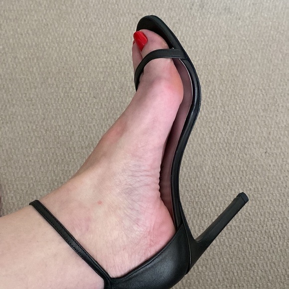 STUART WEITZMAN Nudistsong Ankle Strap Sandal - Picture 6 of 8